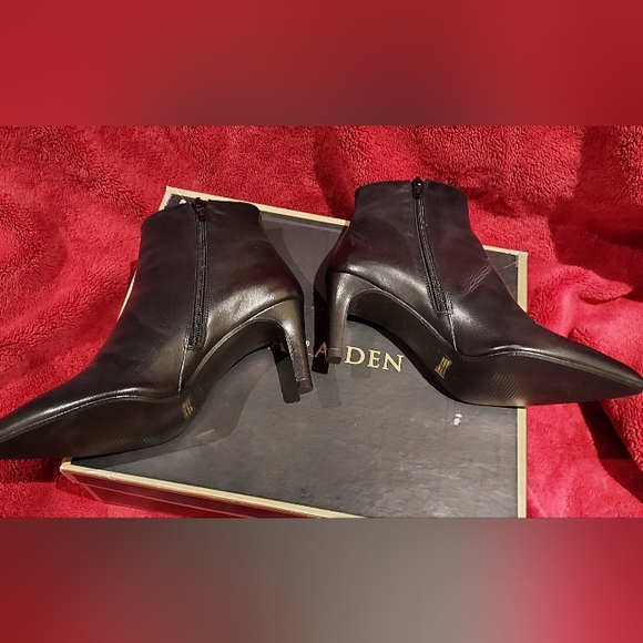 Ava & Aiden Boots - Picture 3 of 8